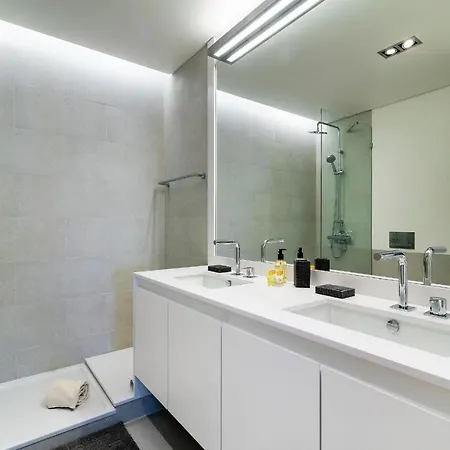 Stunning 2bdr In Chiado By Lovelystay Apartman *