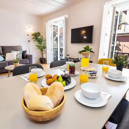 アパート Stunning 2bdr In Chiado By Lovelystay リスボン