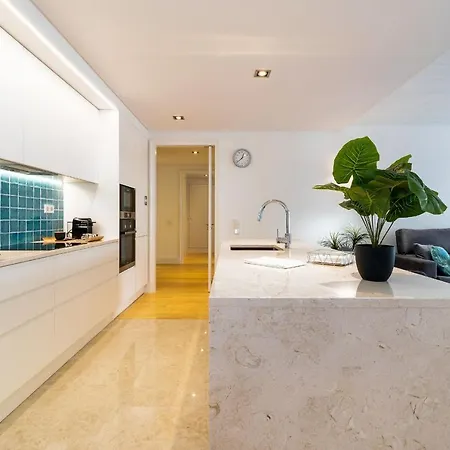 Апартаменты Stunning 2bdr In Chiado By Lovelystay