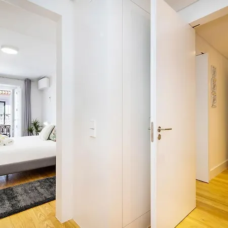 Stunning 2bdr In Chiado By Lovelystay Apartament *