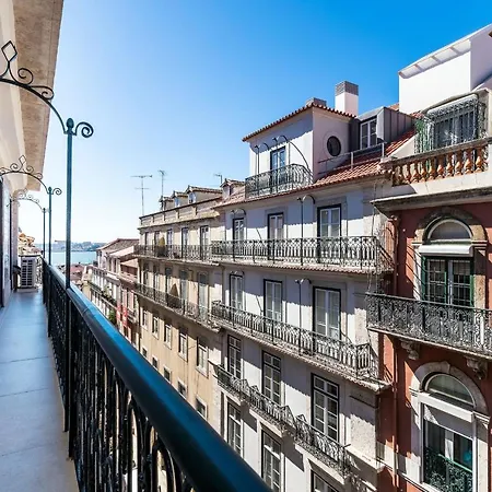 Апартаменты Stunning 2bdr In Chiado By Lovelystay