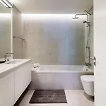 アパート Stunning 2bdr In Chiado By Lovelystay リスボン