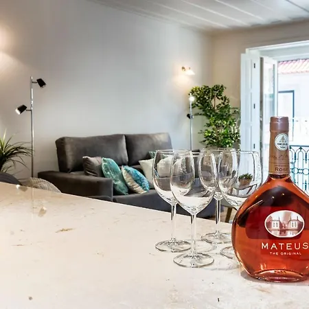 شقة Stunning 2bdr In Chiado By Lovelystay Lisboa