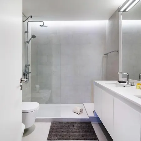 Apartment Stunning 2bdr In Chiado By Lovelystay