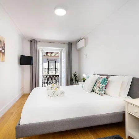 Stunning 2bdr In Chiado By Lovelystay